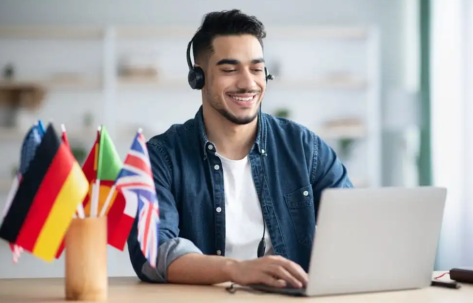 Pros and cons of living in a foreign country