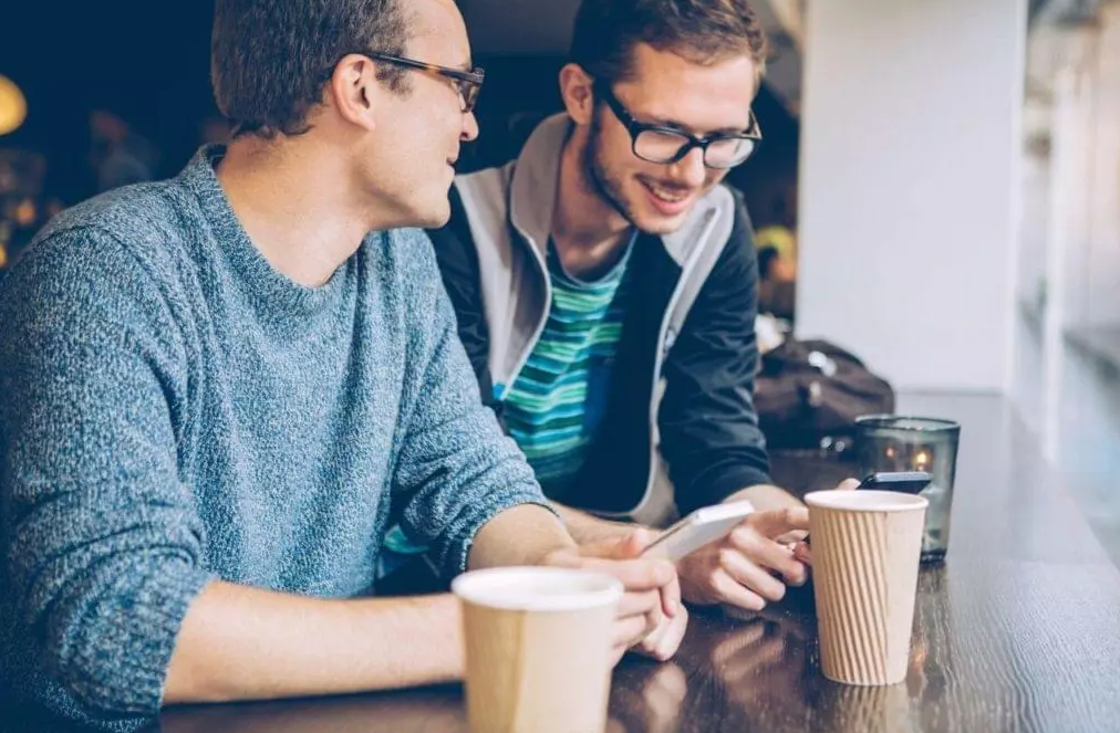 Manage finances when moving abroad